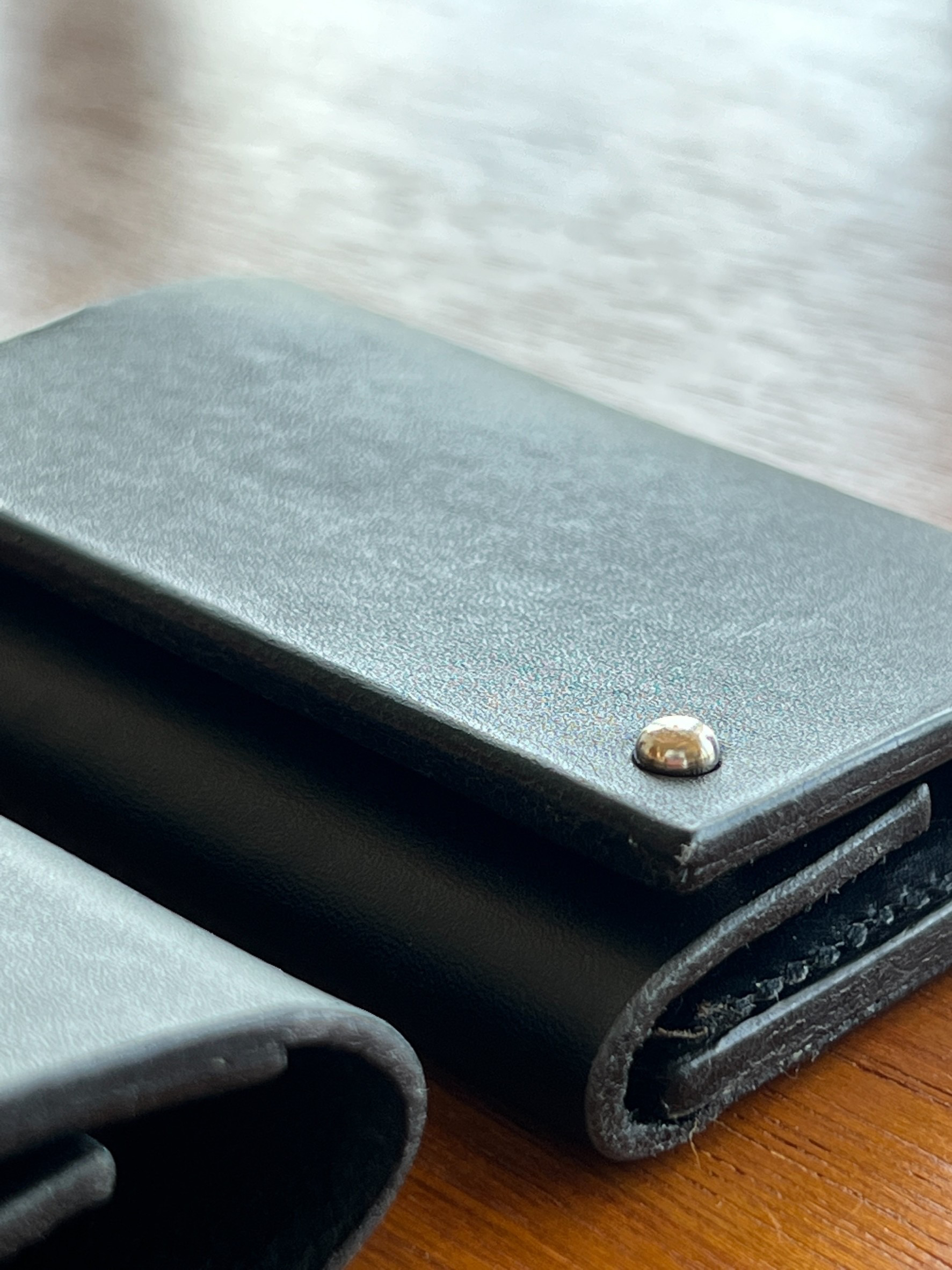 三つ折り財布　黒