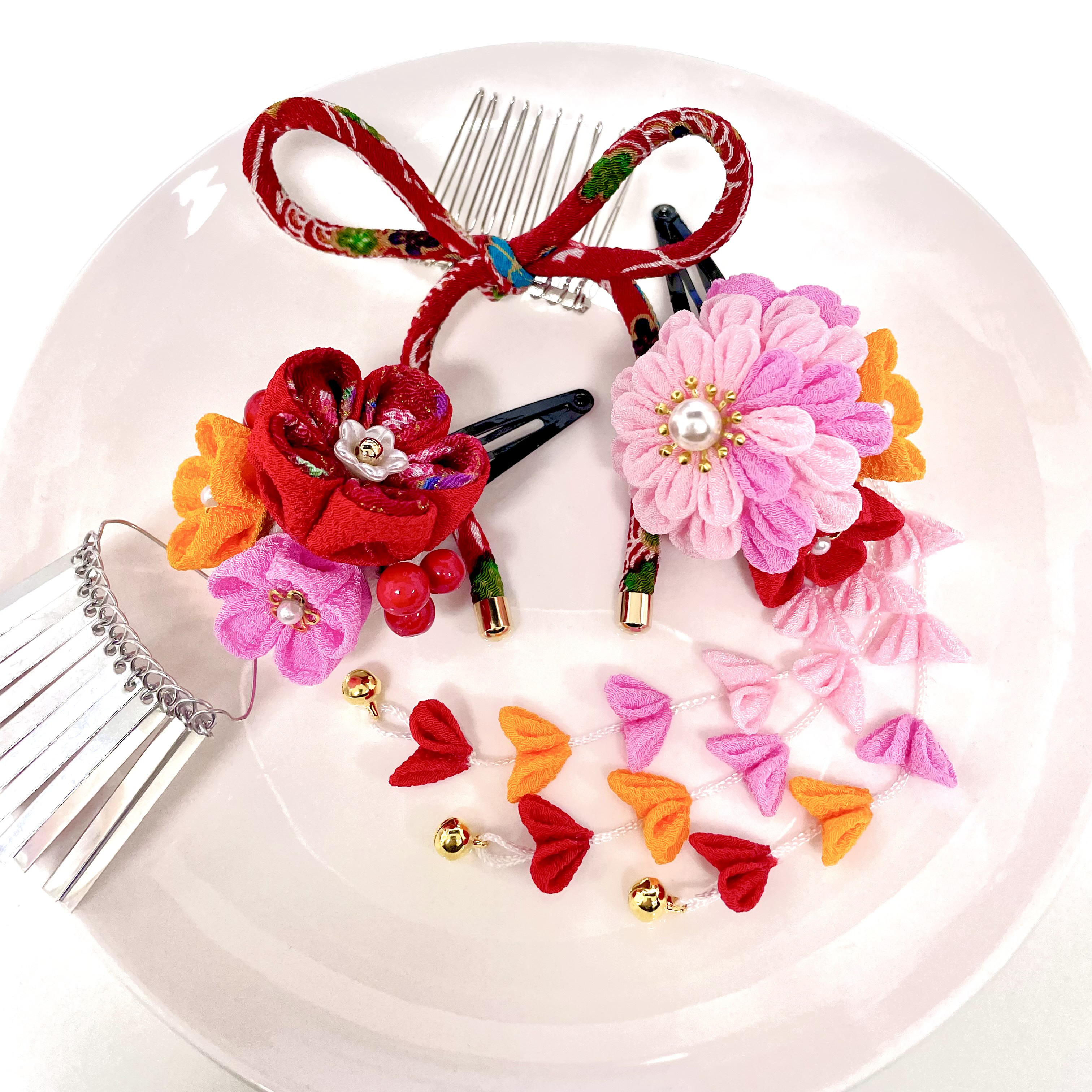 七五三❁ぽんぽんぱっちん　銀ビラ　紐りぼん　さがり　コーム【つまみ細工】