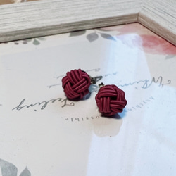 《ゆあ》玉結びの小さな水引ピアス(イヤリング)　ハドメイド水引アクセサリー ゆあ様専用》玉結びの小さな水引ピアス(イヤリング) ハドメイド水引
