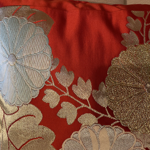 豪華刺繍の袋帯で作った正絹クッションカバー 帯リメイク40cm