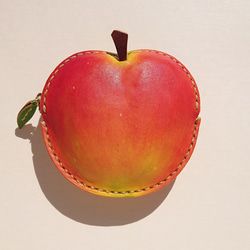 花柄レザー半円形ポーチ カービング ポーチ 王様とゆかいな仲間達 通販