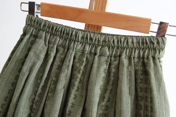 グリーン 大人可愛い 裏地付き 春夏のギャザースカート ロングスカート 3枚目の画像