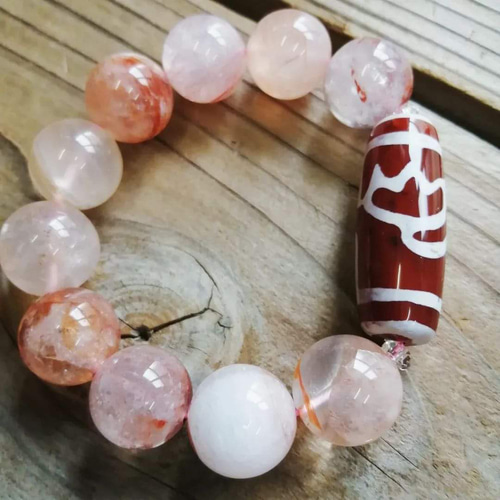 ◇◇◇朱赤睡蓮花天珠＆マニカラン水晶レッドファントムのブレスレット