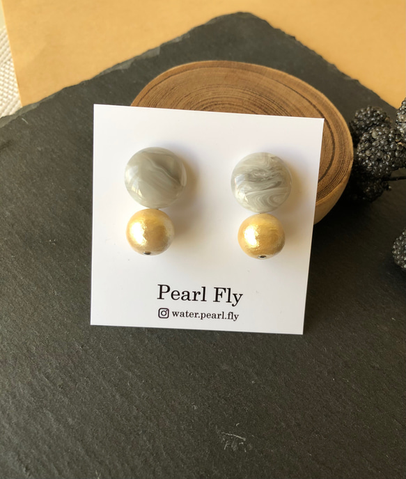 グレー×キスカハニーコットンパール　＊サージカルステンレスピアス　樹脂/チタン/k14gf/イエロー/黄色 2枚目の画像