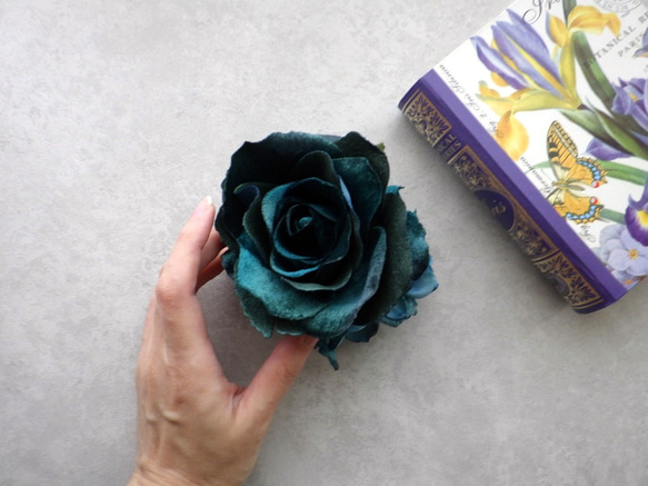 【限定数】大きな薔薇 フラワーコサージュ ■ Limited ■ ベロア素材 ブルーグリーン 5枚目の画像