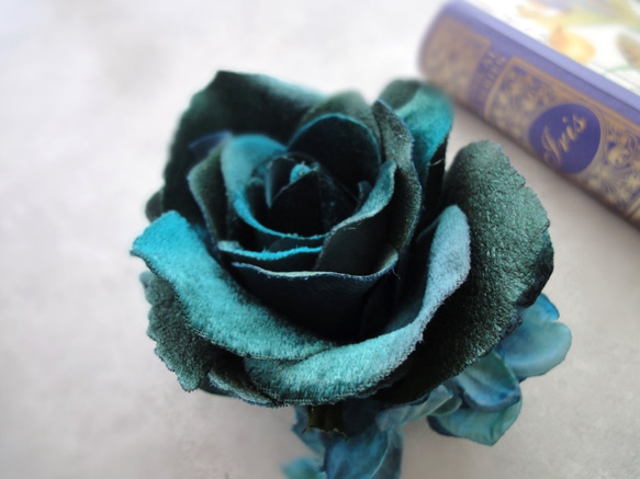 【限定数】大きな薔薇 フラワーコサージュ ■ Limited ■ ベロア素材 ブルーグリーン 7枚目の画像