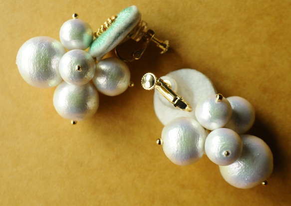 &lt;lucy ~Irodol 星球~&gt; 刺繡耳環“Overflowing Pearl/Mint” ★可抗過敏變化 第3張的照片