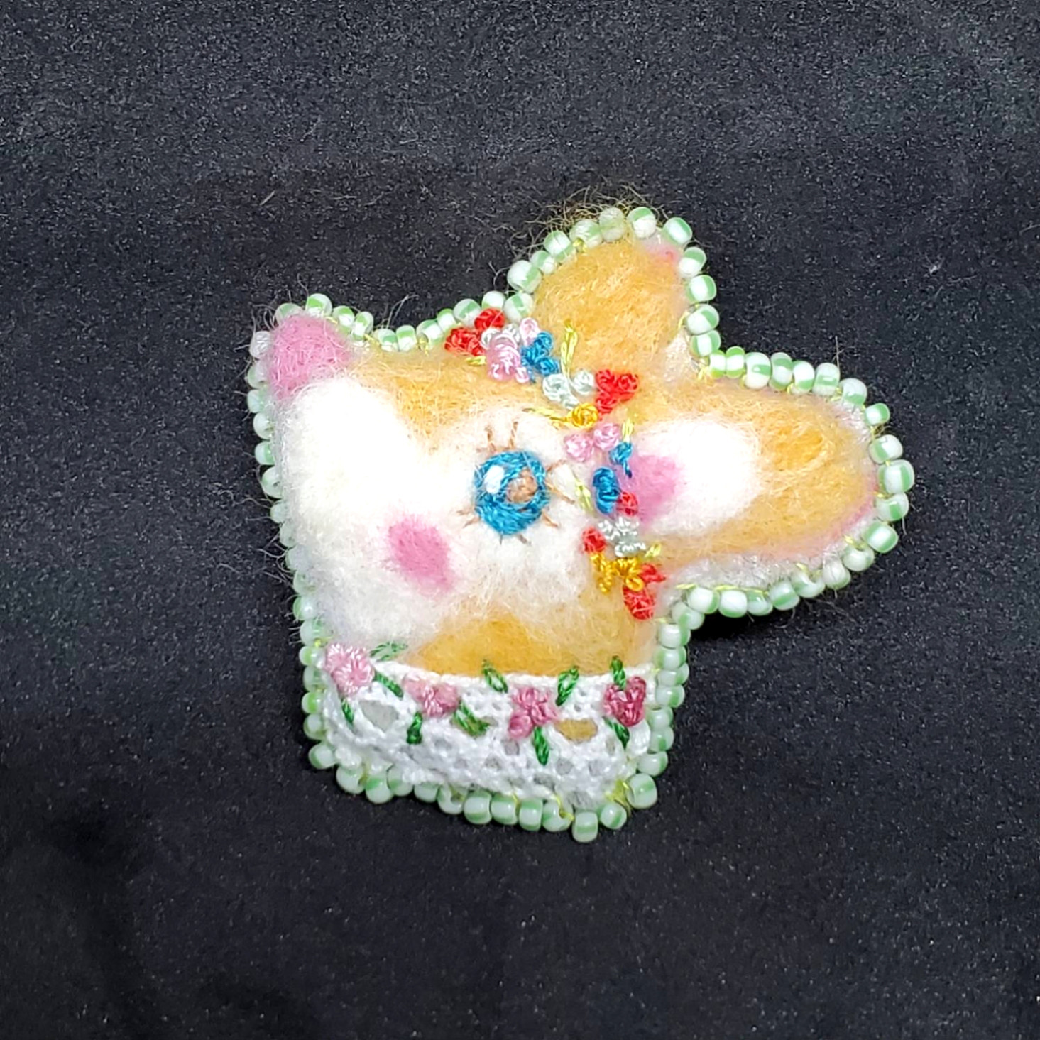優雅な一日の始まり 羊毛フェルトブローチ★ハンドメイド★刺繍★ビーズ★