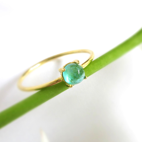 5月の誕生石】4mm美粒「エメラルド」カボションリング【一点のみ