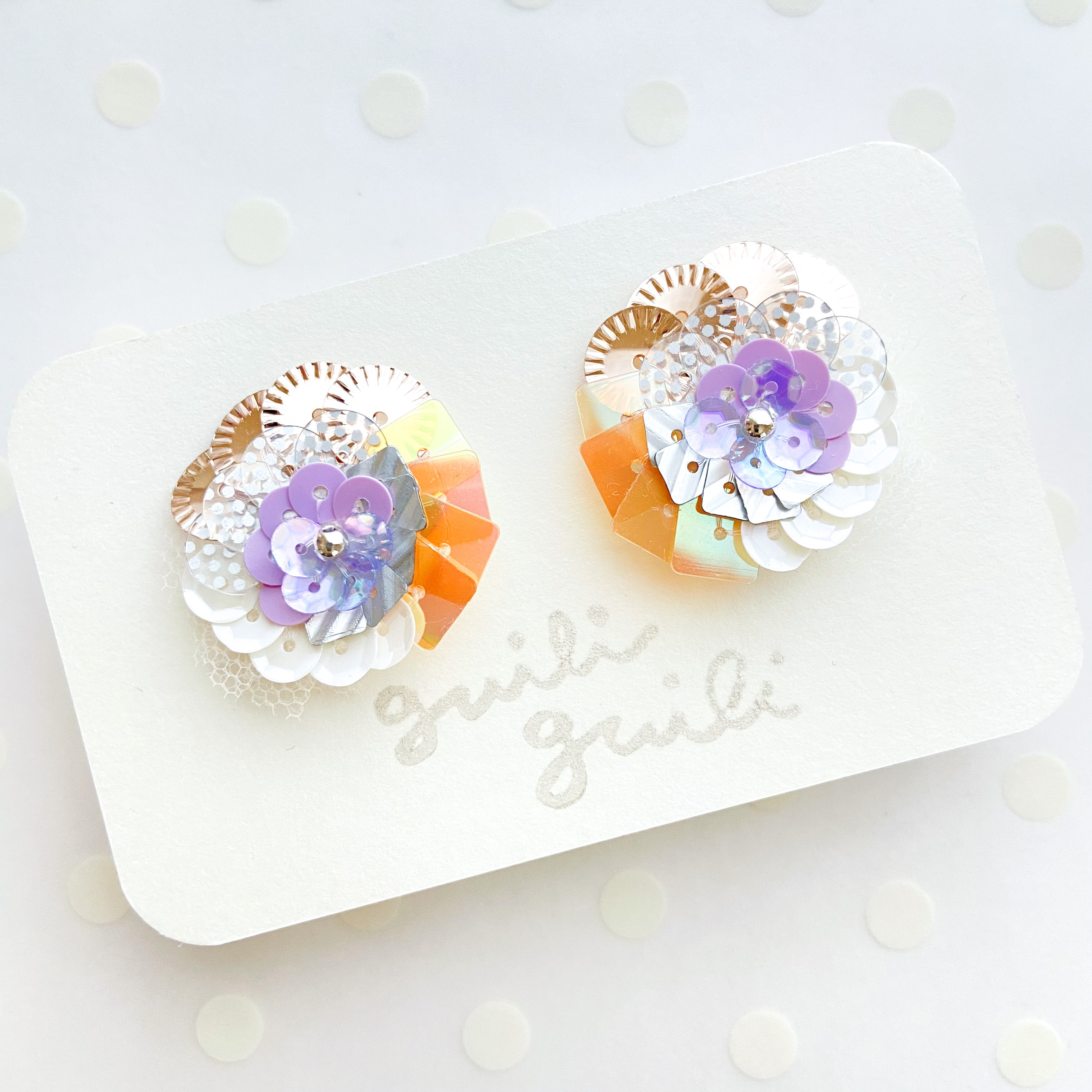 螺旋階段_001 スパンコールの耳かざり