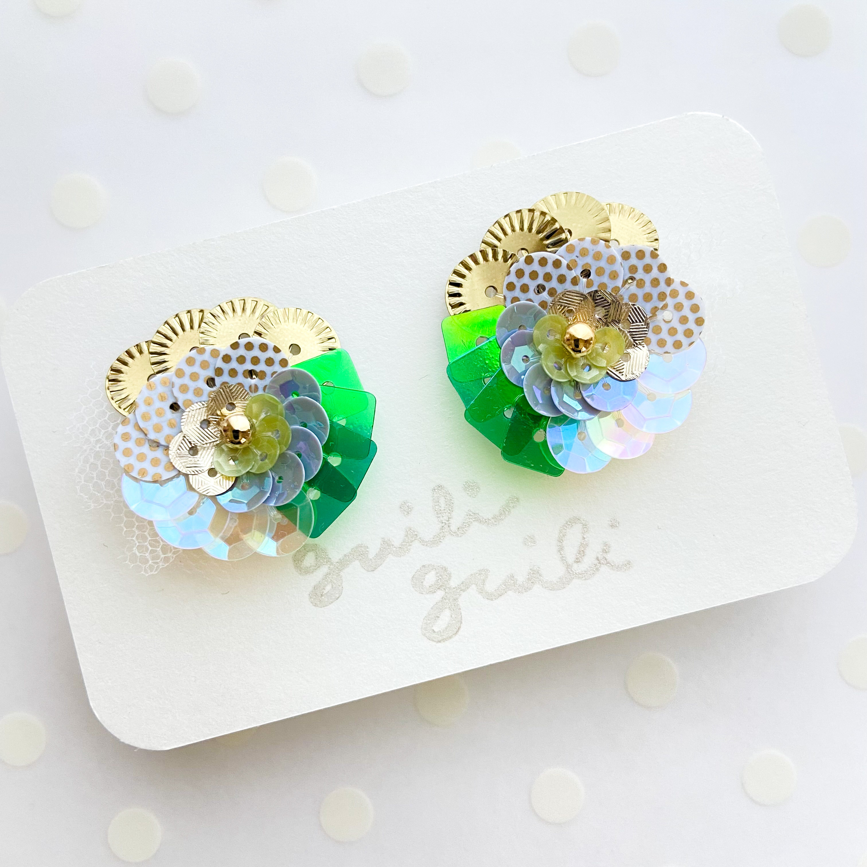 螺旋階段_004 スパンコールの耳かざり