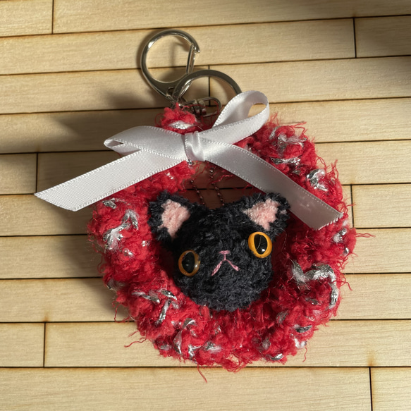 【あみぐるみ】クリスマス　飾り　リース　キーホルダー　黒猫　赤【179】 11枚目の画像