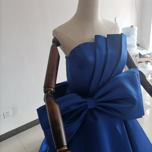 クラシカル 青/ブルー光沢サテンベアトップリボントレーン/ロング  