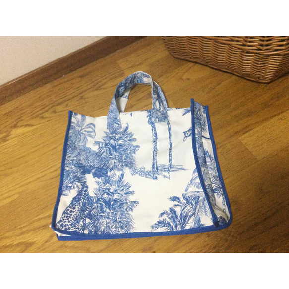 toile de jouy トロピカル柄トートバッグ　サブバッグ、お買い物、スポーツクラブにも！ 3枚目の画像