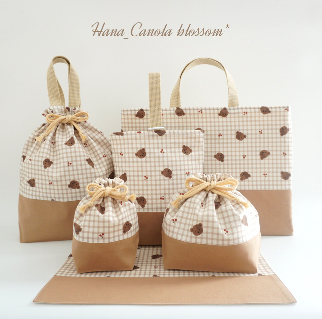 『 くま～ チェリー×チェック～ 』＊6点セット レッスンバッグ 上履き入れ 体操着袋 お弁当袋 コップ袋 ランチマット