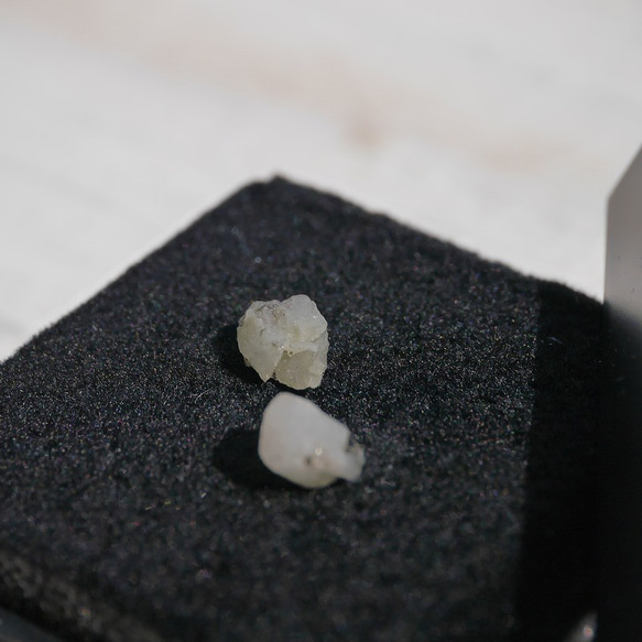 天然石フェナカイト2個セット合計約1.20ct(ブラジル産)結晶原石ルースケース付属鉱物[phe-221025-12] 13枚目の画像