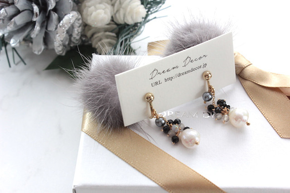 クリスマス｜ 14kgf 【2Way】バロックパールと色石とファーのピアス/BLACK［イヤリング変更可] 6枚目の画像