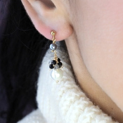 クリスマス｜ 14kgf 【2Way】バロックパールと色石とファーのピアス/BLACK［イヤリング変更可] 11枚目の画像