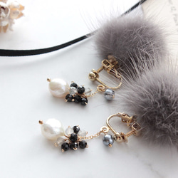 クリスマス｜ 14kgf 【2Way】バロックパールと色石とファーのピアス/BLACK［イヤリング変更可] 5枚目の画像