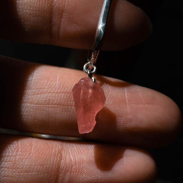 【035 血月系列】紅紋石礦物寶石 SV925 耳夾天然石 第4張的照片