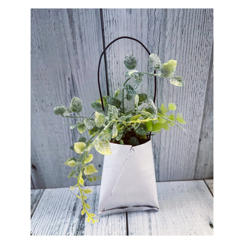 ぶたさんのリメイク缶バッグ❁﻿多肉植物 観葉植物フェイクグリーン 