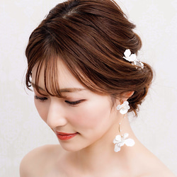 ME134【ゼクシィ掲載】 花嫁ピアス大ぶりホワイトフラワー ブライダルイヤリング　ピアス 結婚 4枚目の画像