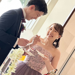 ME134【ゼクシィ掲載】 花嫁ピアス大ぶりホワイトフラワー ブライダルイヤリング　ピアス 結婚 7枚目の画像