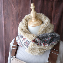 クロスデザインのコンパクトスヌード ＊ 北欧風snow柄ニット ブラウン