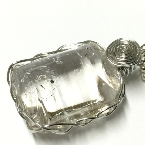 【ウォーターインクォーツ】水晶⭐︎水・鉱物入り⭐︎動く⭐︎ネックレスsilver925 激レア！一点物☆送料無料 ヒーリングストーン 天然石 ヒマラヤ