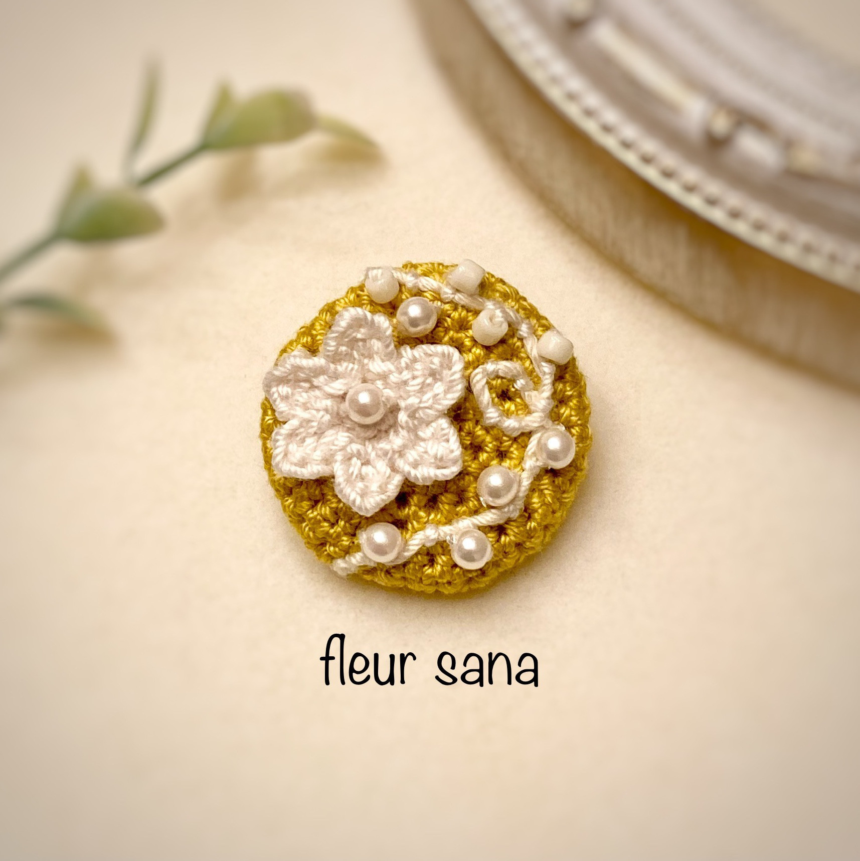 botanicalモチーフのブローチ mustard yellow ブローチ fleur