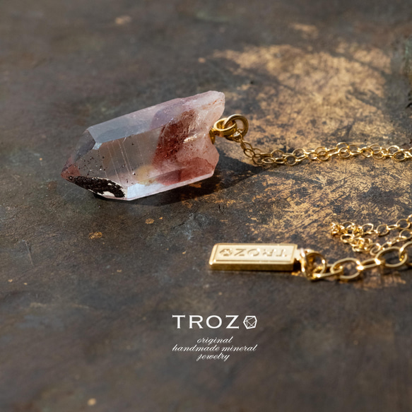 067 Blood Moon Collection】 ヘマタイトインクォーツ 鉱物原石