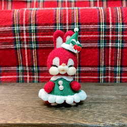 うさちゃん(赤)クリスマスver.羊毛フェルト 1枚目の画像