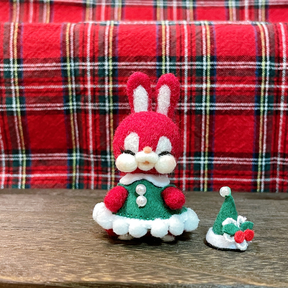 うさちゃん(赤)クリスマスver.羊毛フェルト 4枚目の画像