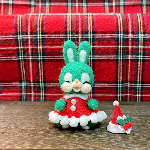 うさちゃん(緑)クリスマスver.羊毛フェルト 5枚目の画像