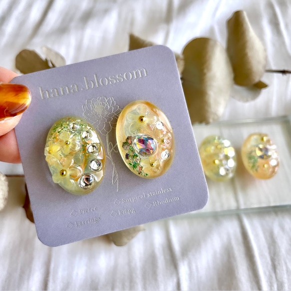 glass oval osmanthus image Earrings 7枚目の画像