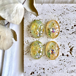 glass oval osmanthus image Earrings 2枚目の画像