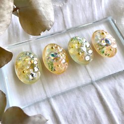 glass oval osmanthus image Earrings 6枚目の画像