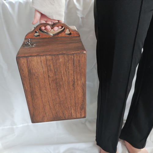 ミシン糸+ボビン 44個収納 便利な糸立て木製裁縫箱 ソーイング