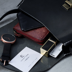 牛革レザーショルダーバッグ サドルバッグポシェット 手染め / 総手縫い 12枚目の画像