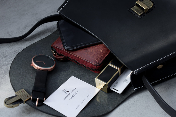 牛革レザーショルダーバッグ サドルバッグポシェット 手染め / 総手縫い 12枚目の画像