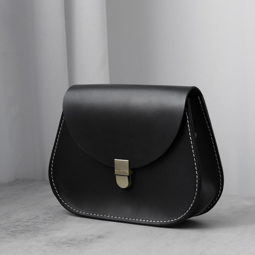 牛革レザーショルダーバッグ サドルバッグポシェット 手染め / 総