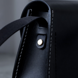 牛革レザーショルダーバッグ サドルバッグポシェット 手染め / 総手縫い 10枚目の画像