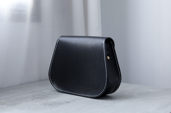 牛革レザーショルダーバッグ サドルバッグポシェット 手染め / 総手縫い 6枚目の画像