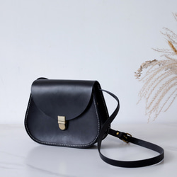 牛革レザーショルダーバッグ サドルバッグポシェット 手染め / 総手縫い 2枚目の画像