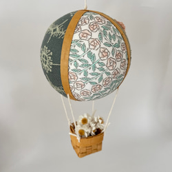【sale!】ミナペルホネンと白樺の大きな気球 3枚目の画像