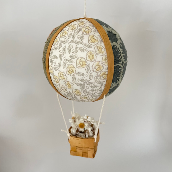 【sale!】ミナペルホネンと白樺の大きな気球 4枚目の画像