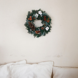綿の実と木の実と針葉樹の大きなリース◆ プリザーブドフラワー クリスマスリース 冬 インテリア クリスマスツリー 大きい 6枚目の画像