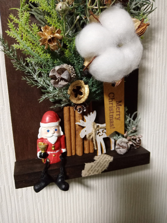 木製ボードツリーの壁掛け　クリスマスの木タグ　サンタさんとウッドトナカイつき＾＾ 5枚目の画像