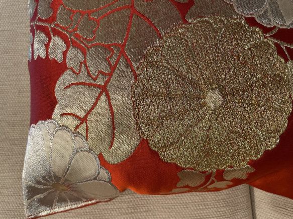 豪華刺繍の袋帯リメイク　正絹クッションカバー30cm✖️30cm 1724 4枚目の画像