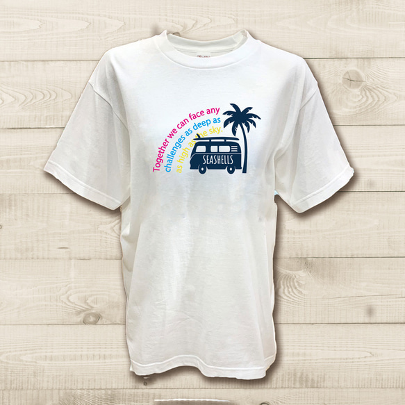 ハワイアンデザインTシャツ ワーゲンバスのイラスト ヤシの木とサーフボードカー ノースショア ハワイ 半袖カットソー 1枚目の画像